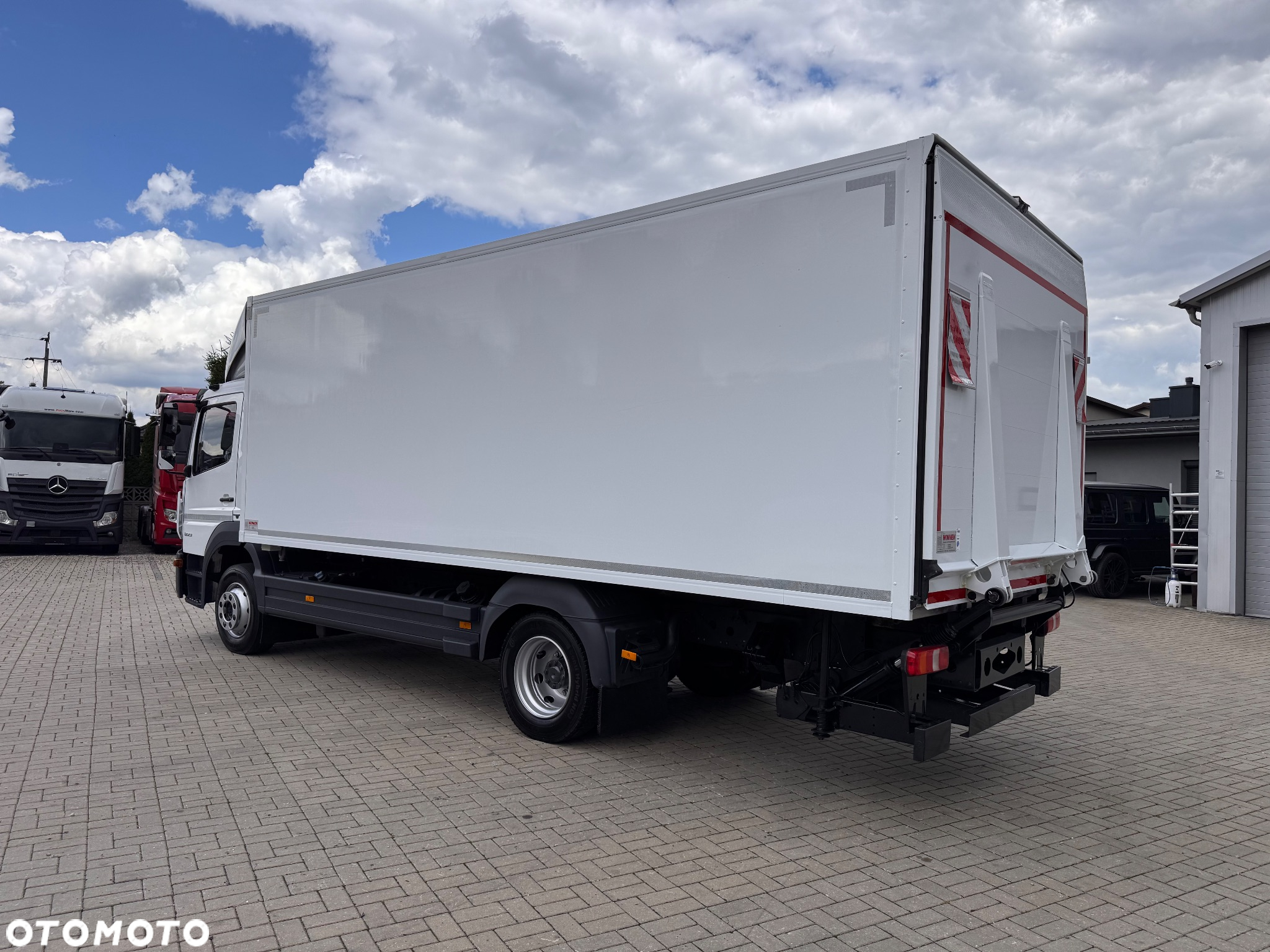 Mercedes-Benz ATEGO - 13