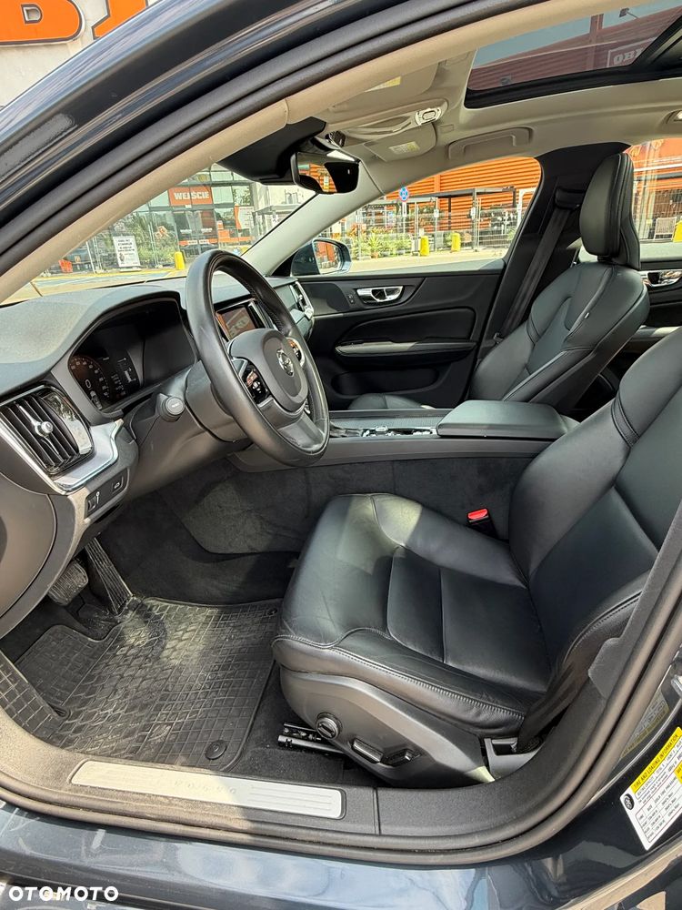 Volvo S60 T5 Momentum Pro - 23