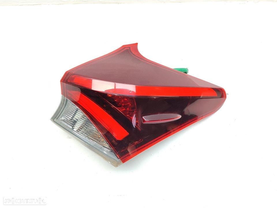 FAROLIM TRASEIRO DIREITO TOYOTA AURIS E18 - 1