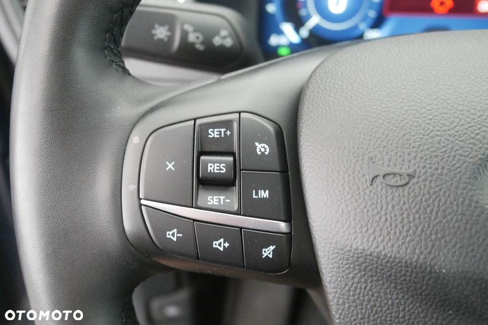 Ford Kuga - 24