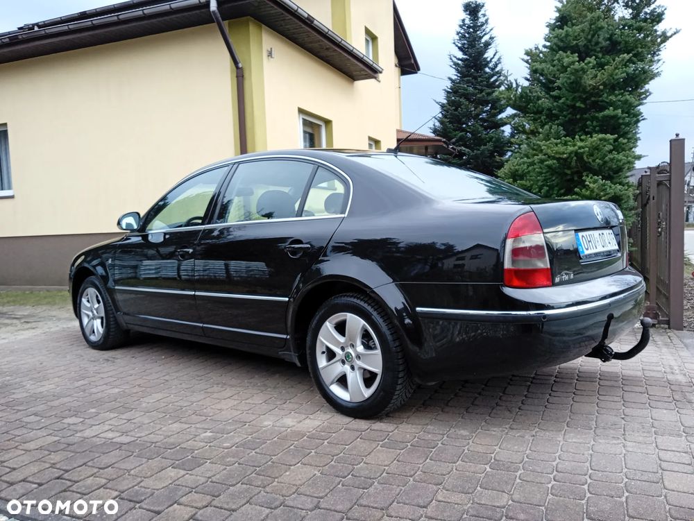 Skoda Superb 2.0 TDI DPF Comfort - 9