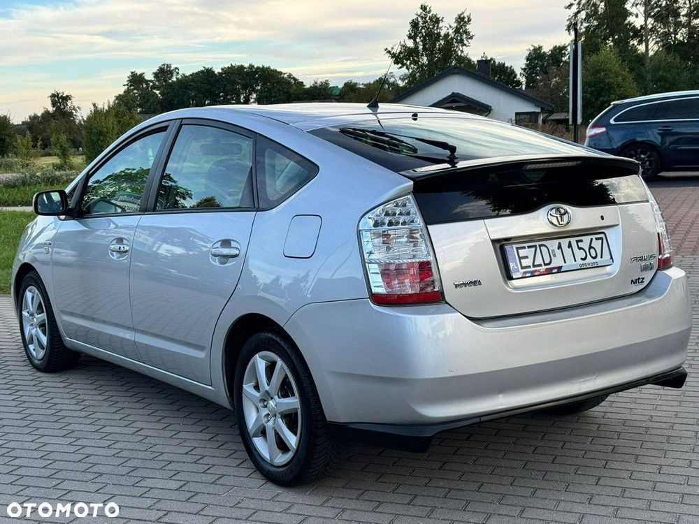 Toyota Prius - 13
