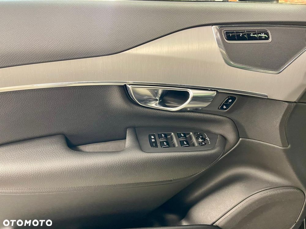 Volvo XC 90 D5 SCR AWD Momentum 7os - 17