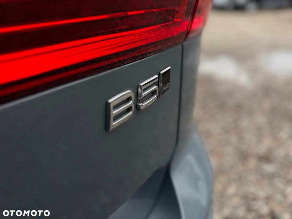 Volvo XC 60 B5 B AWD Ultimate Dark - 22