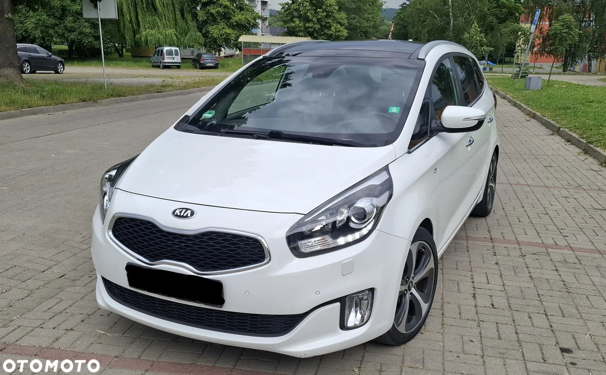 Kia Carens 1.7 CRDi Business Line 7os 7DCT - 1