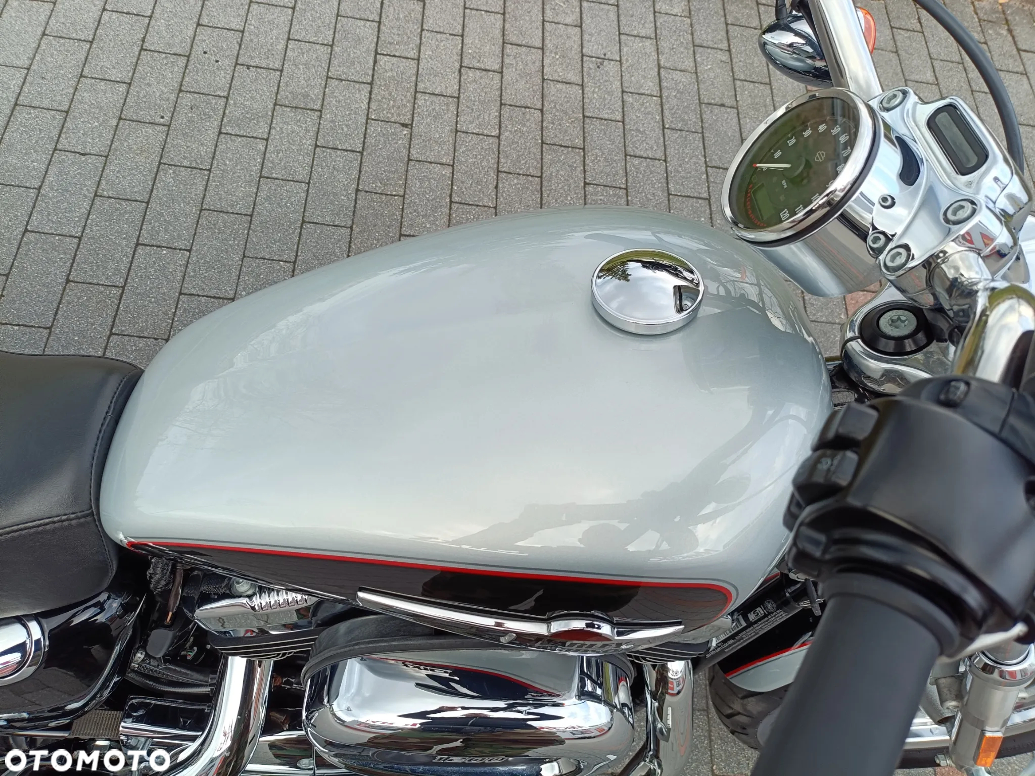 Harley-Davidson Sportster Custom 1200C - 16