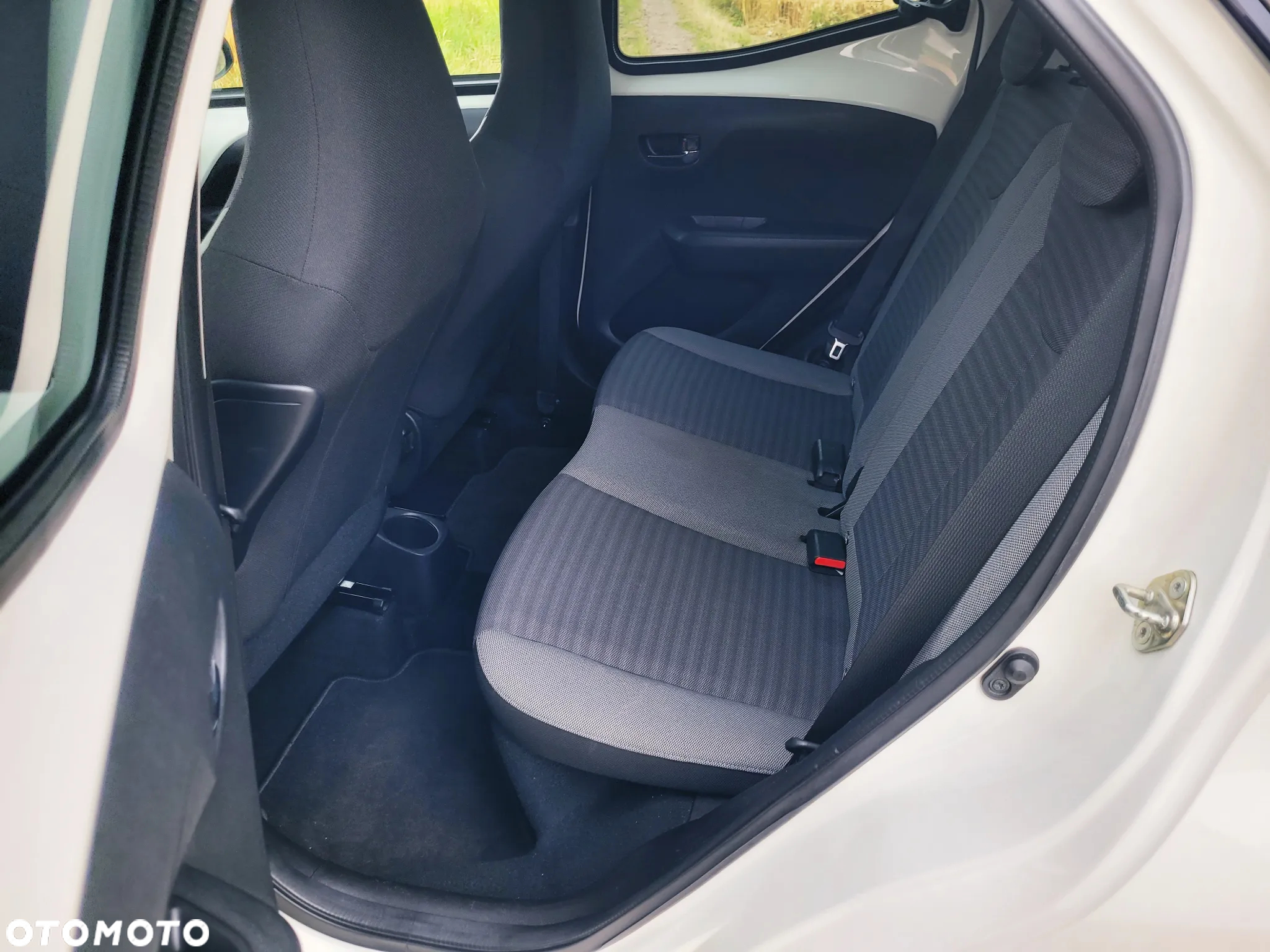 Toyota Aygo x-play connect - 20