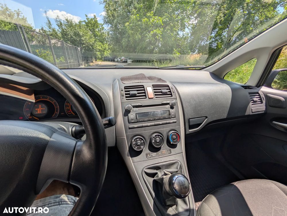 Toyota Auris 1.4 Terra - 18