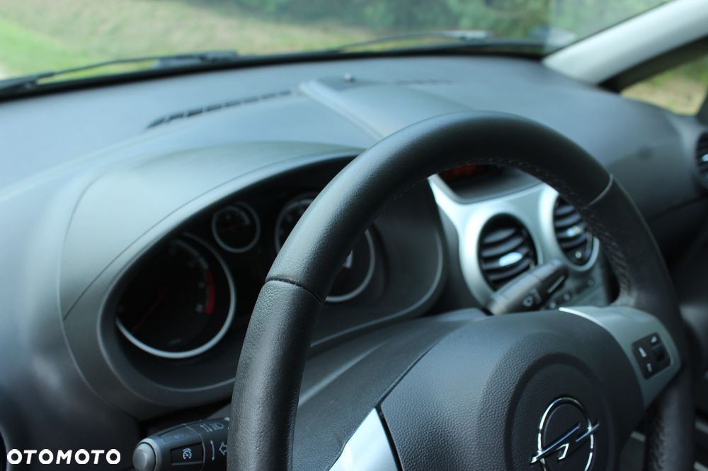 Opel Corsa 1.4 16V Innovation - 21