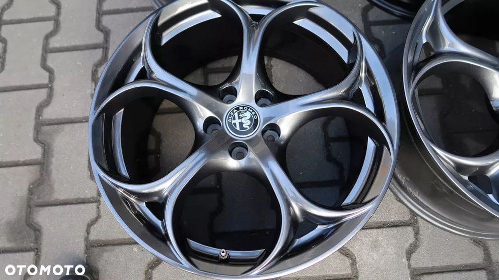 FELGI ALFA ROMEO GIULIA Q4 QUADRIFOGLIO 19'' - 5