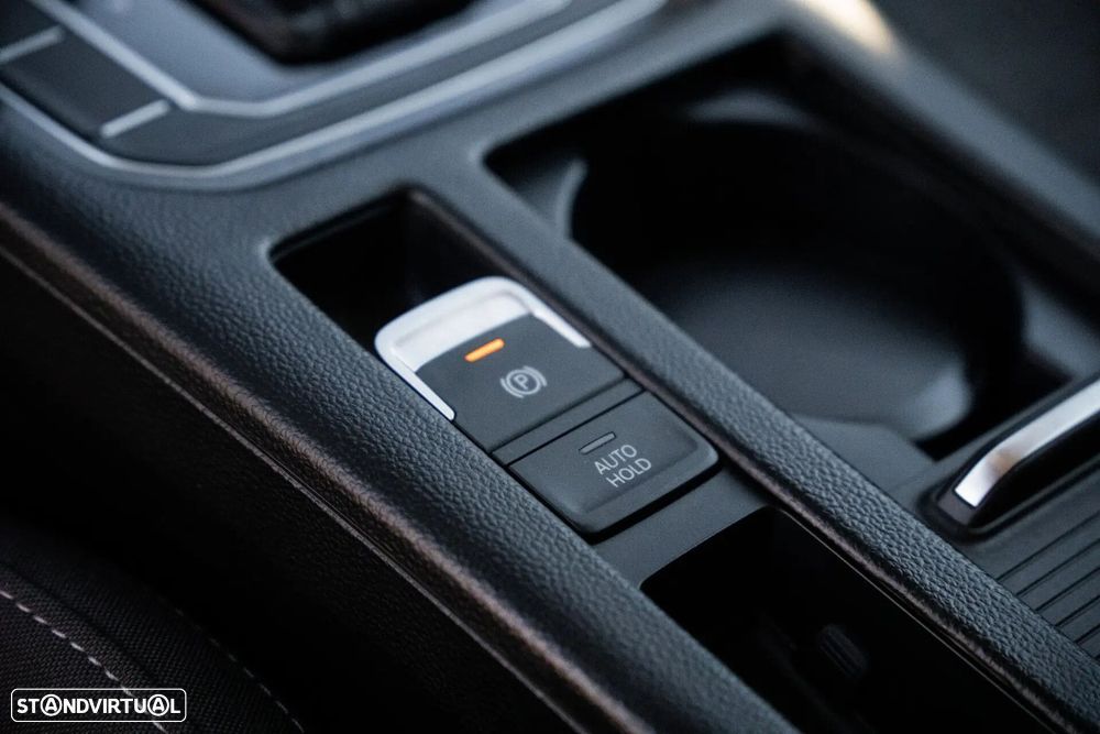 VW Passat Variant 2.0 TDI Elegance DSG - 19