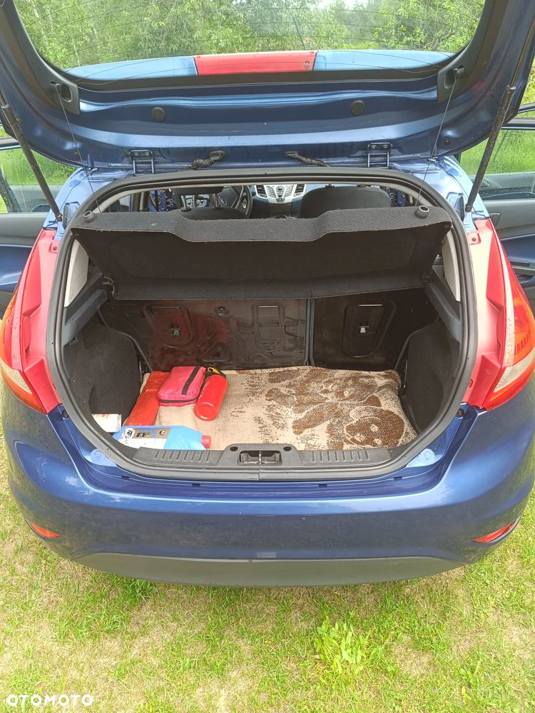 Ford Fiesta - 12