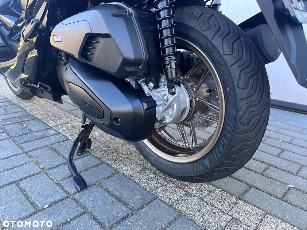 Honda NSS - 19