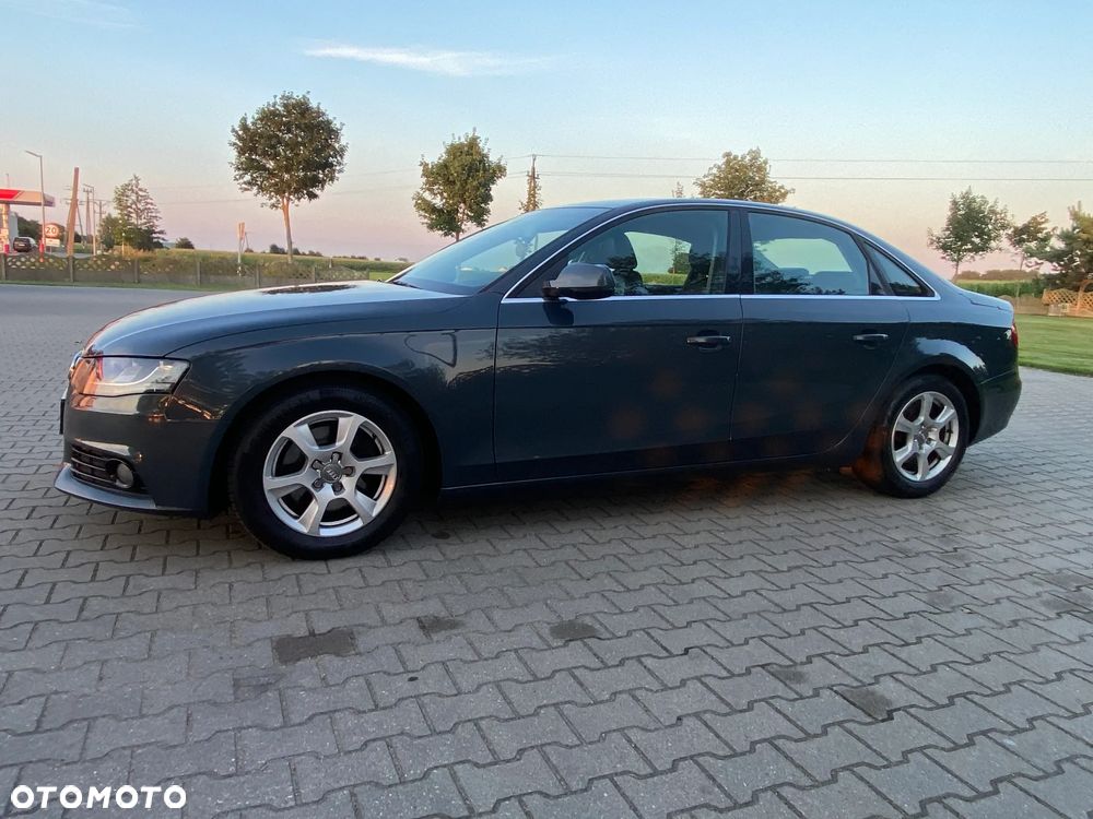Audi A4 Limousine - 9
