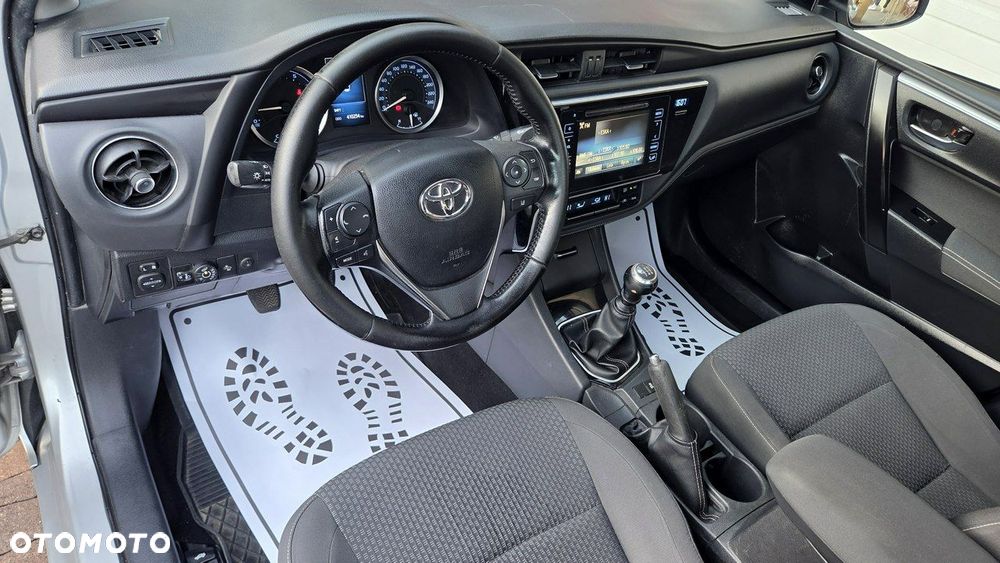 Toyota Corolla 1.6 Comfort - 11