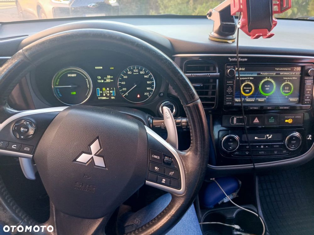 Mitsubishi Outlander Instyle NAVI + - 16