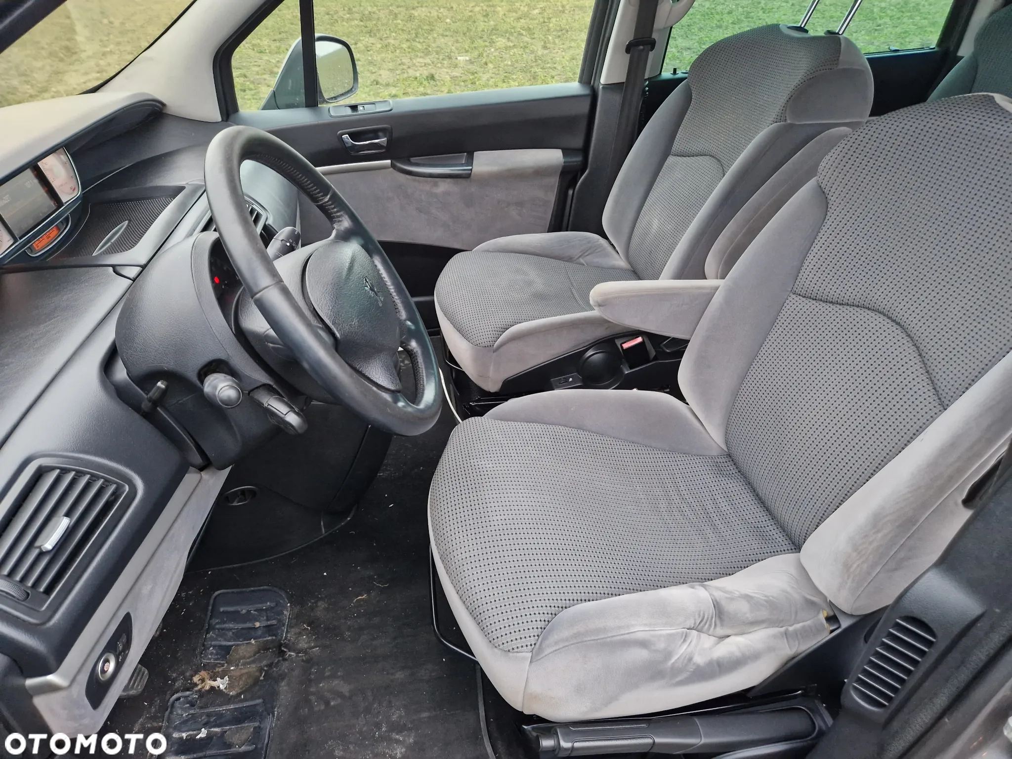 Peugeot 807 HDi 135 Family - 12