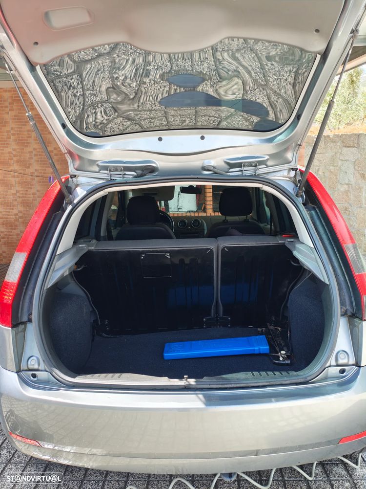 Ford Fiesta 1.4 Ghia - 4