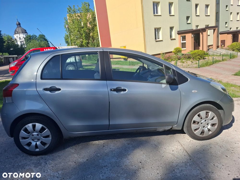 Toyota Yaris - 4