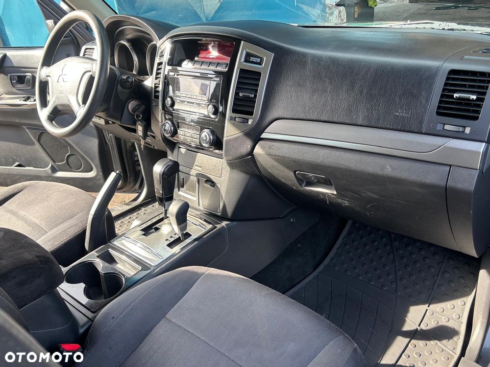 Mitsubishi Pajero 3.2 DID Intense Plus - 19