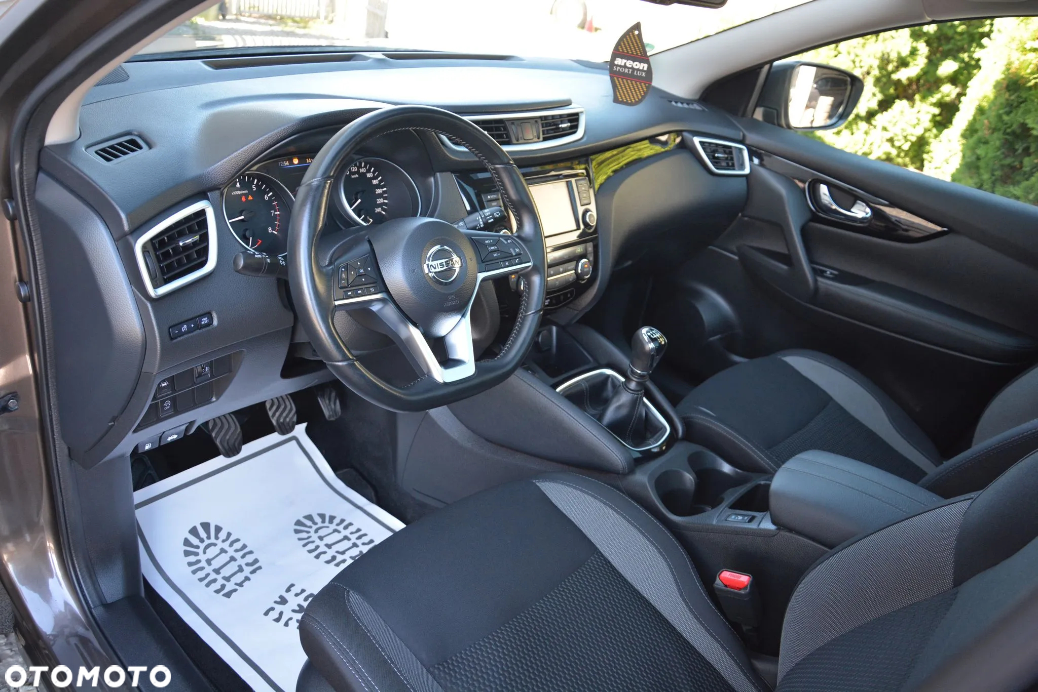 Nissan Qashqai 1.3 DIG-T N-CONNECTA - 16