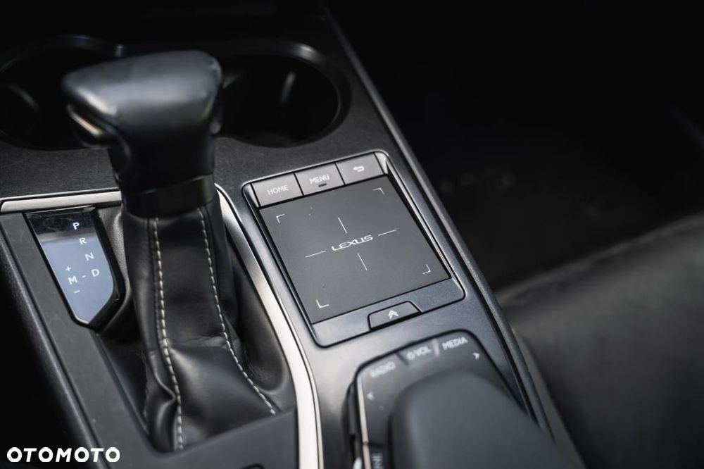 Lexus UX - 23