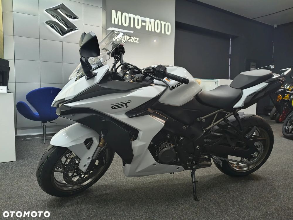 Suzuki GSX - 2