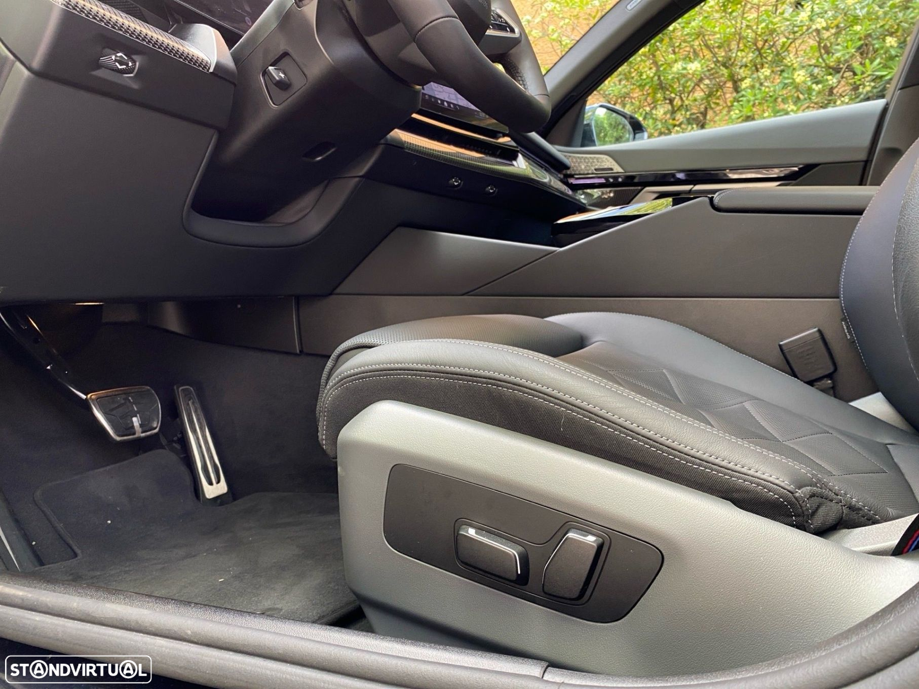BMW 520 d Pack Desportivo M Pro - 17