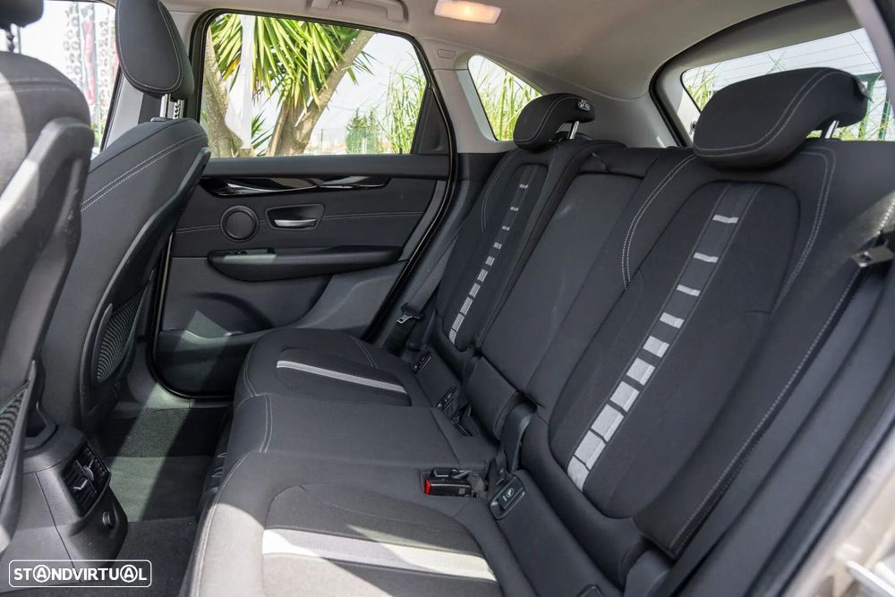 BMW 216 Active Tourer d Line Luxury Auto - 17