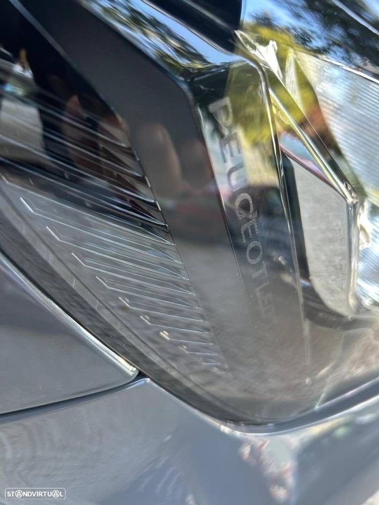 Peugeot e-2008 54 kWh Allure - 17