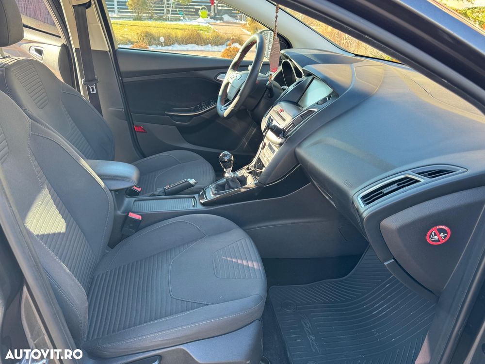 Ford Focus ST - 16