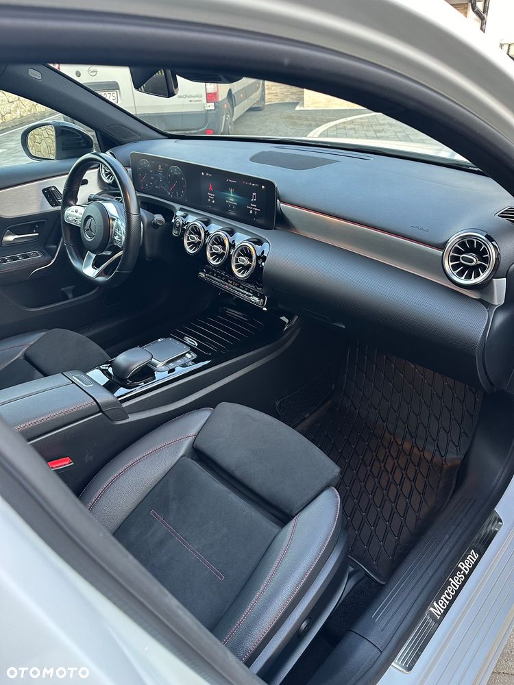 Mercedes-Benz Klasa A 250 4-Matic AMG Line 7G-DCT - 11