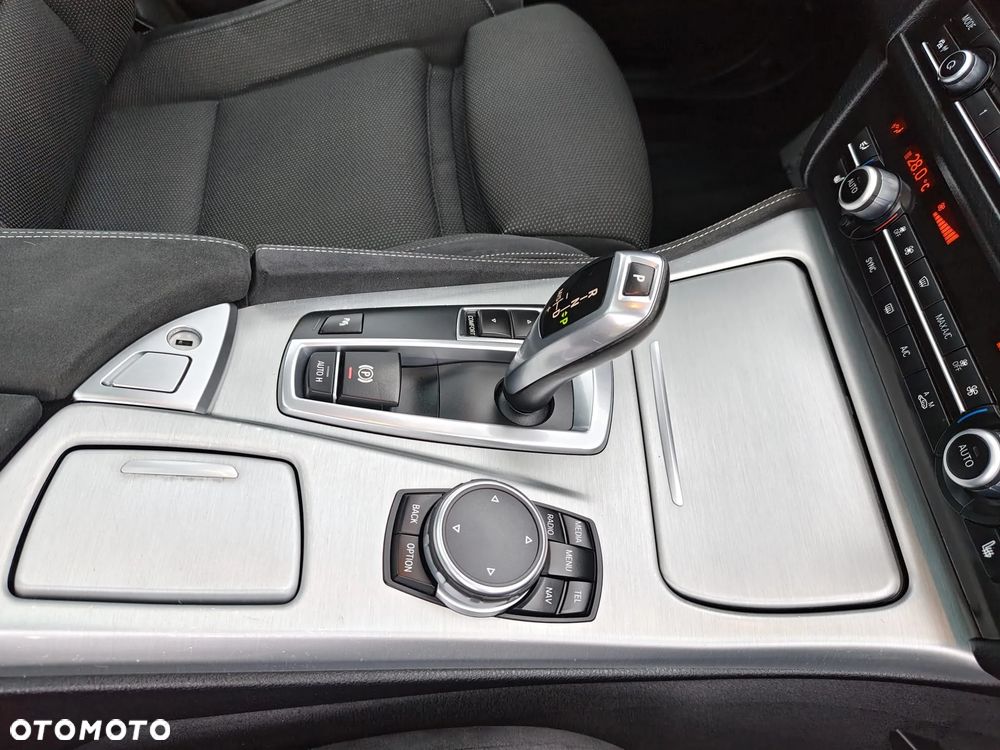 BMW Seria 5 520d M Sport - 13