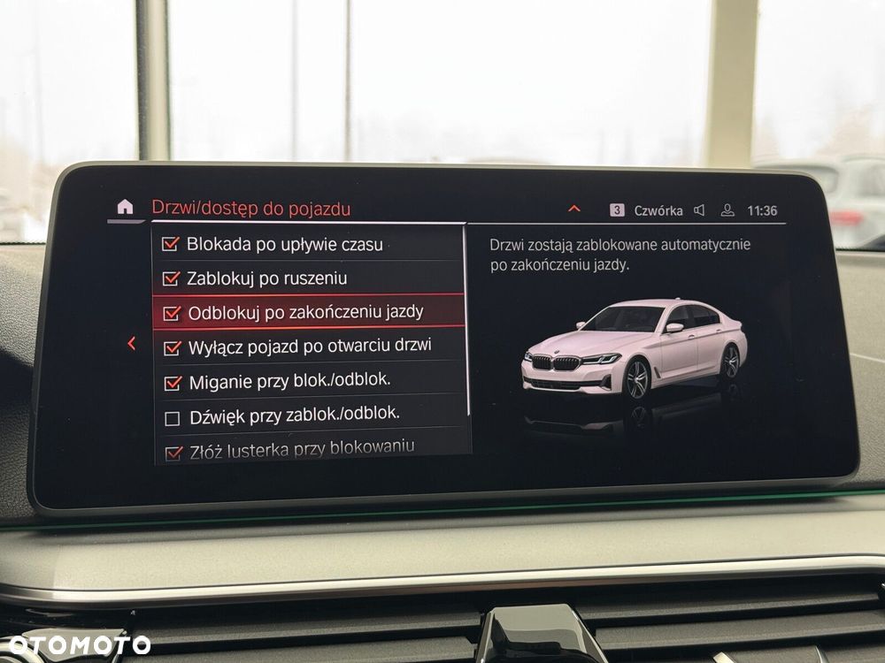 BMW Seria 5 520i - 32