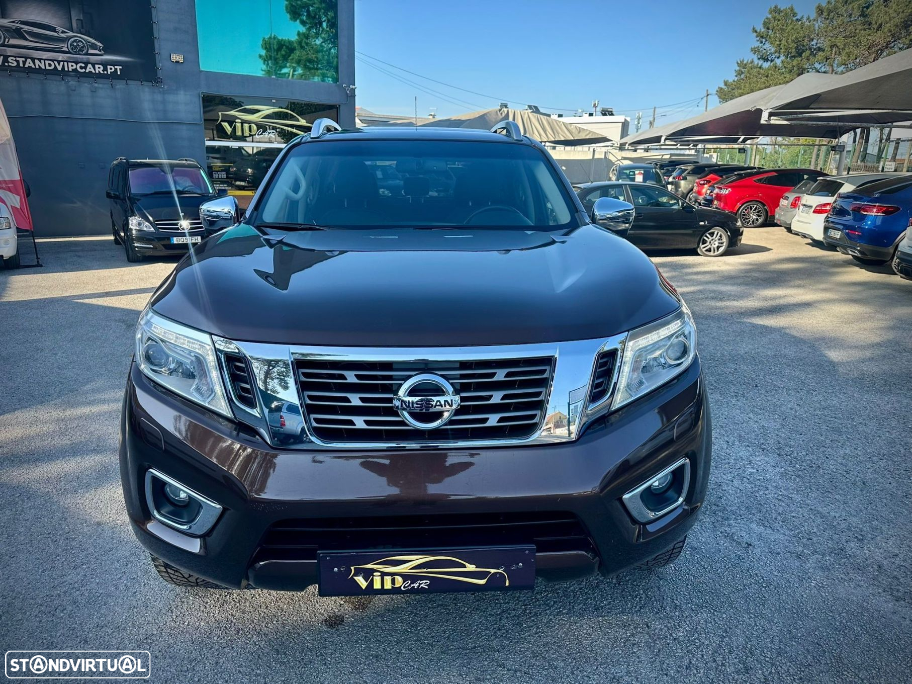 Nissan Navara 2.3 dCi CD 4WD Tekna Auto - 2
