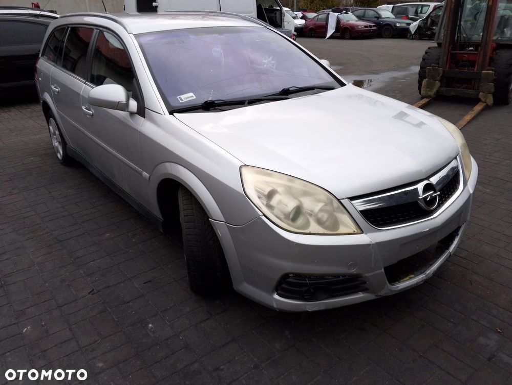 Opel Vectra C FL (05-08r.) 1.9 CDTI 149KM. Silnik Z19DTH Skrzynia F40WR lakier Z157 /157. Cały na części. GWARANCJA !!! Przód Tył Zestaw Komplet Drzwi Klapa Zderzak Błotnik Maska Grill Atrapa Szyba Pas Lampa Lusterko Boczki Fotel Kanapa Kokpit Deska Rozdzielcza Przełącznik Włącznik Sterownik Przewody Wiązka Instalacja Moduł Komputer Czujnik Listwa Pompa Alternator Wtryski Głowica Rozrusznik Kompresor Sprzęgło Dwumas Silnik Skrzynia ABS Klimatyzacji Paliwa Wspomagania Kolektor Turbina Przepustnica Zawór Chłodnica Koło Hak Belka Sanki Zawieszenie Mcpherson Półoś Amortyzator Wydech Tłumik Zacisk Most - 3