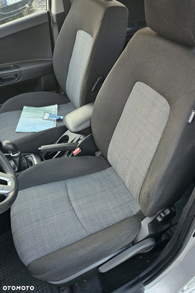 Kia Ceed - 13