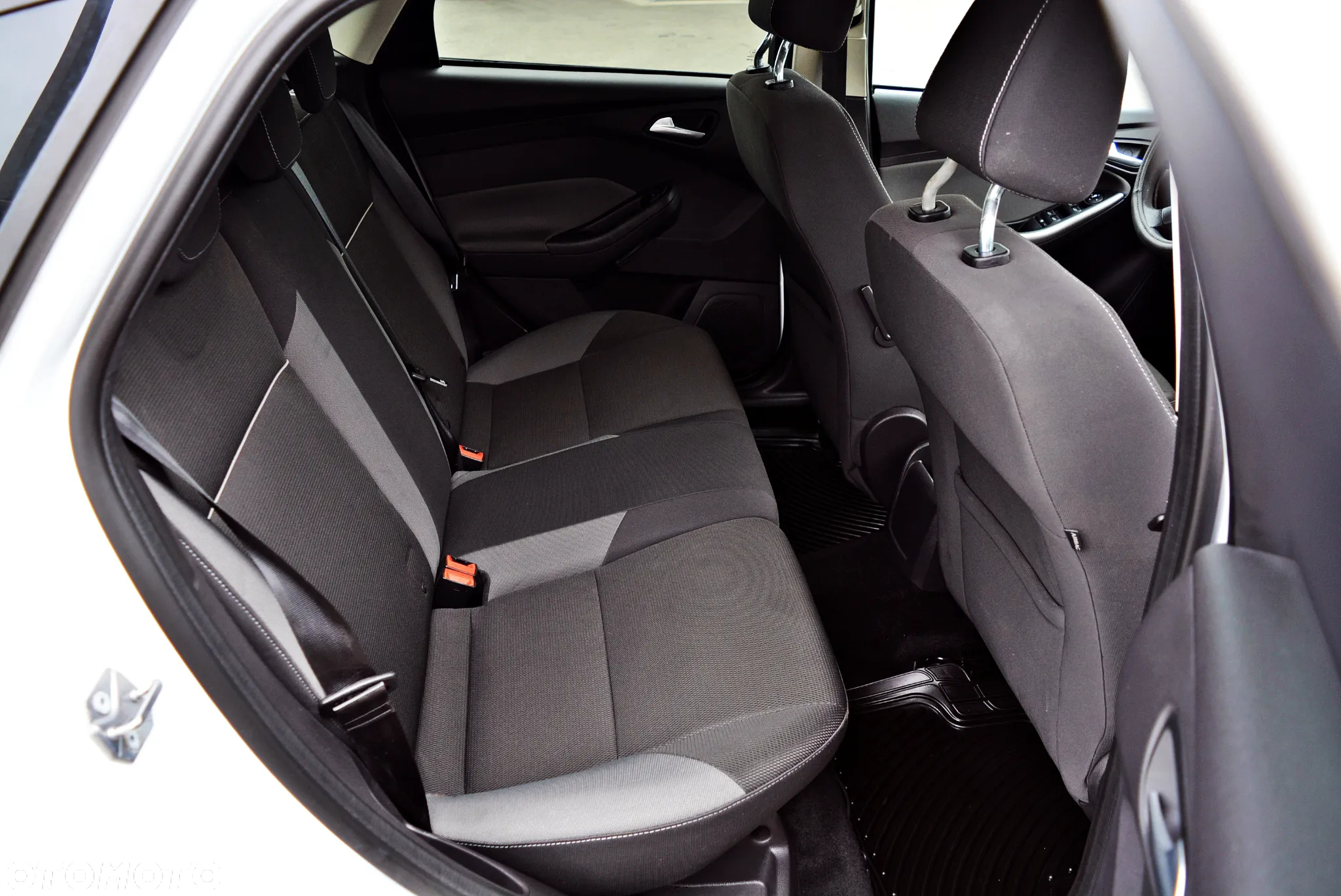 Ford Focus 1.6 Trend - 14