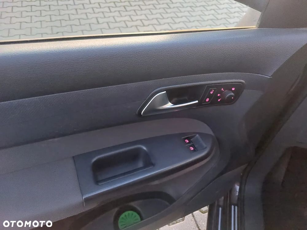 Volkswagen Caddy 2.0 TDI Highline - 19