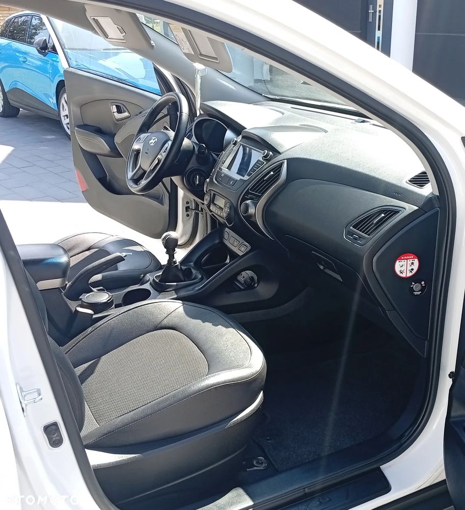 Hyundai ix35 1.6 2WD Fifa World Cup Edition - 15