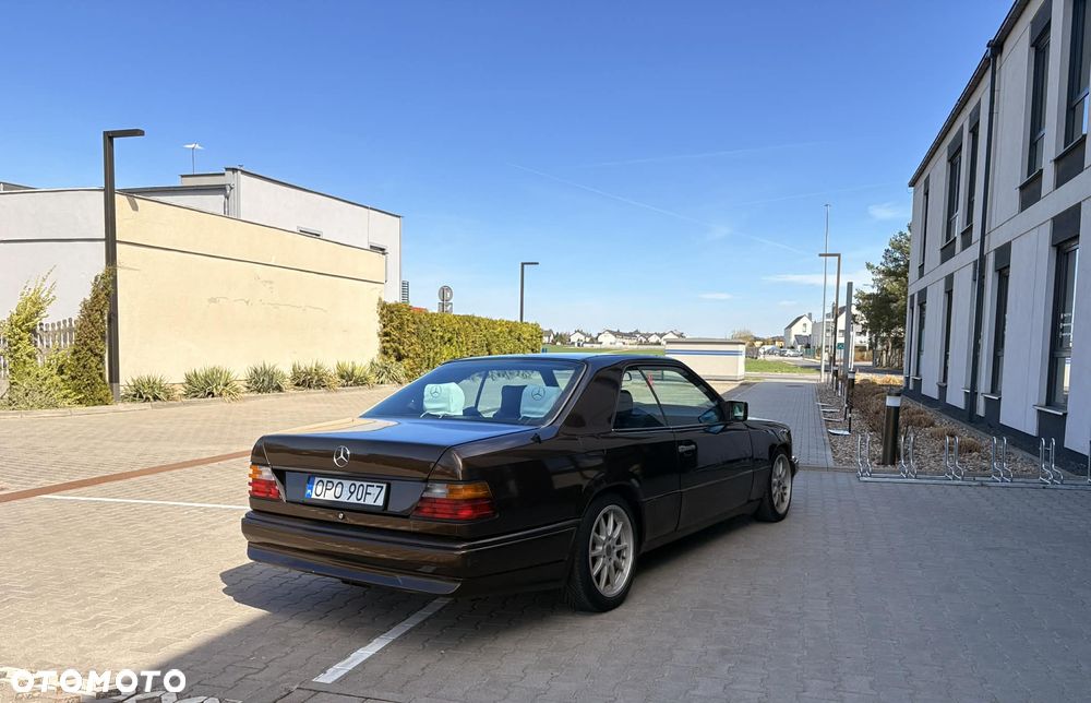 Mercedes-Benz W124 (1984-1993) - 22