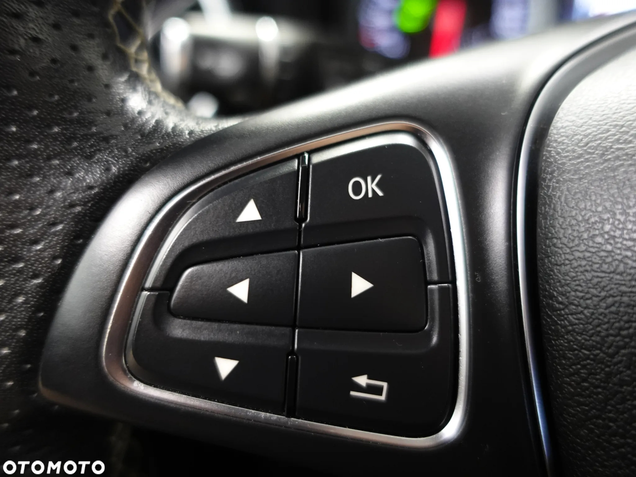 Mercedes-Benz Klasa A 180 (BlueEFFICIENCY) - 38