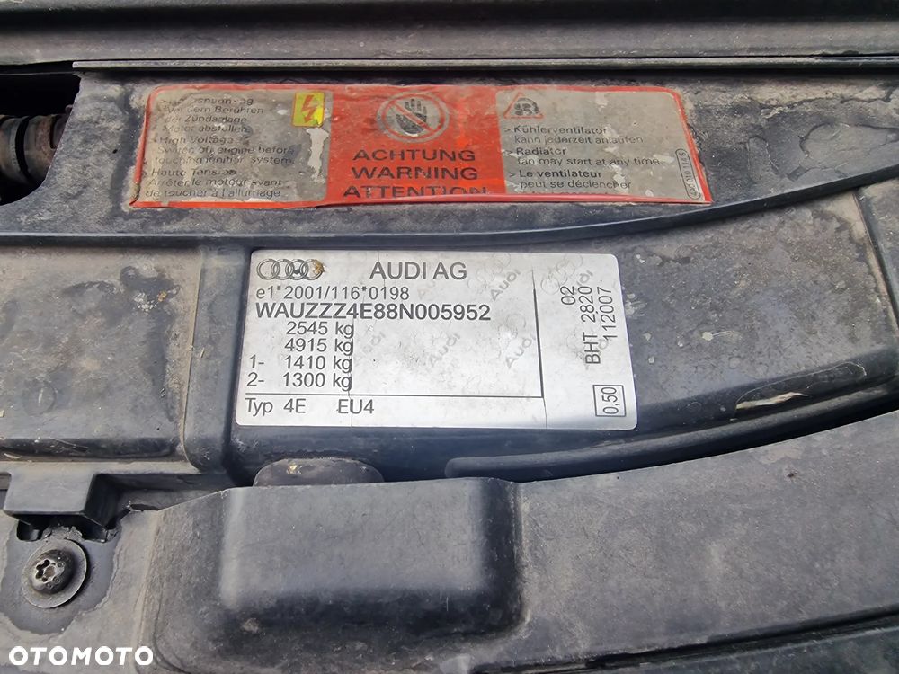 Audi A8 W12 quattro Langversion - 32