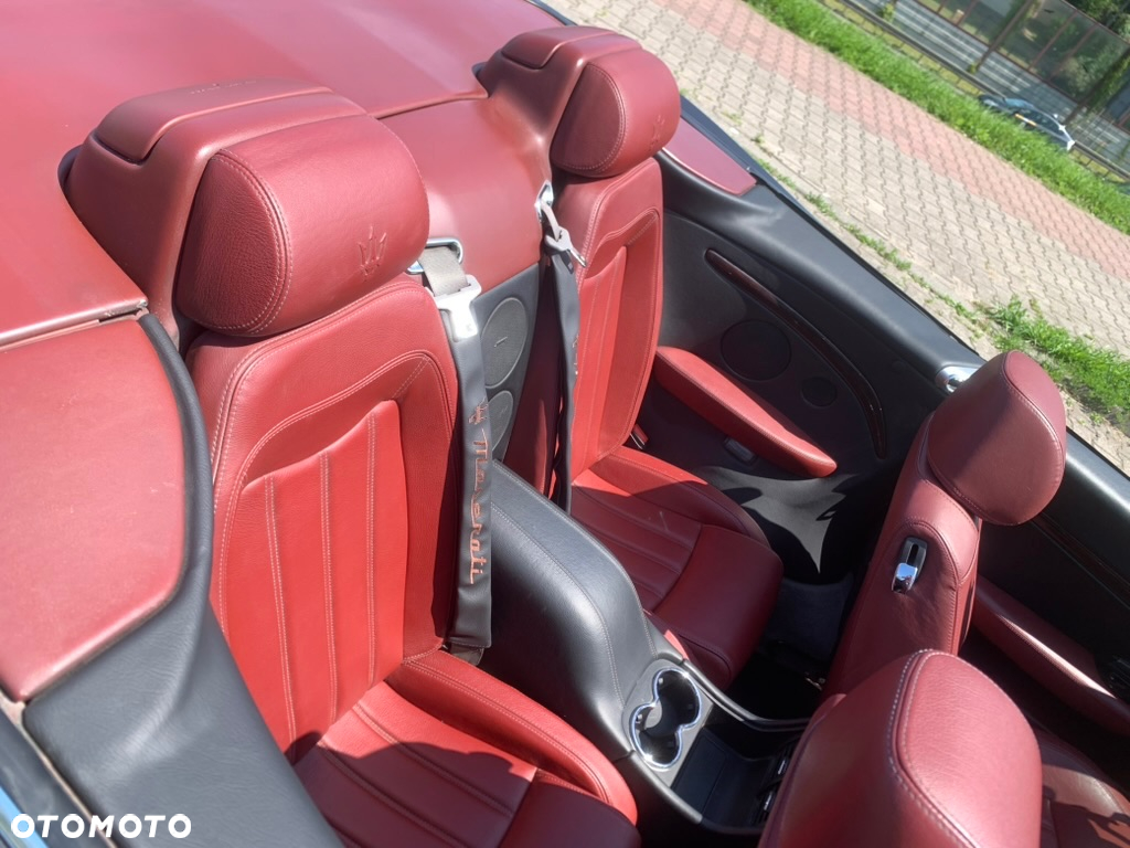 Maserati GranCabrio - 9
