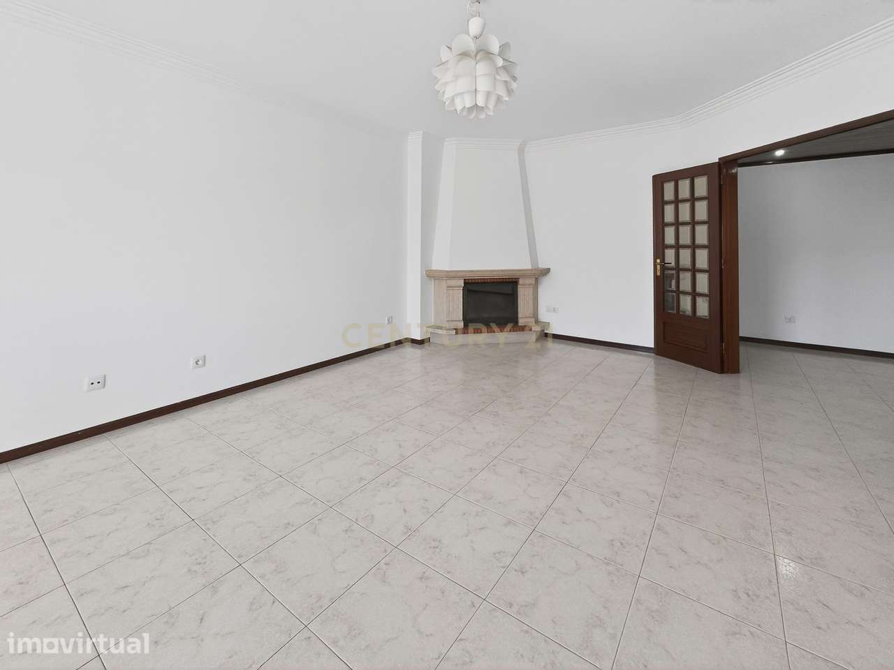 Arrenda-se Apartamento T3 na Cruz de Pau – Excelentes Áreas e Varanda - Grande imagem: 4/23