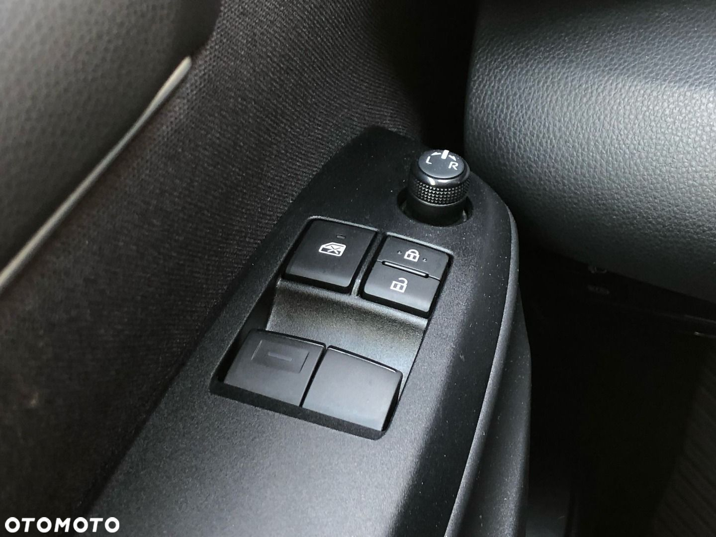 Toyota Yaris - 31