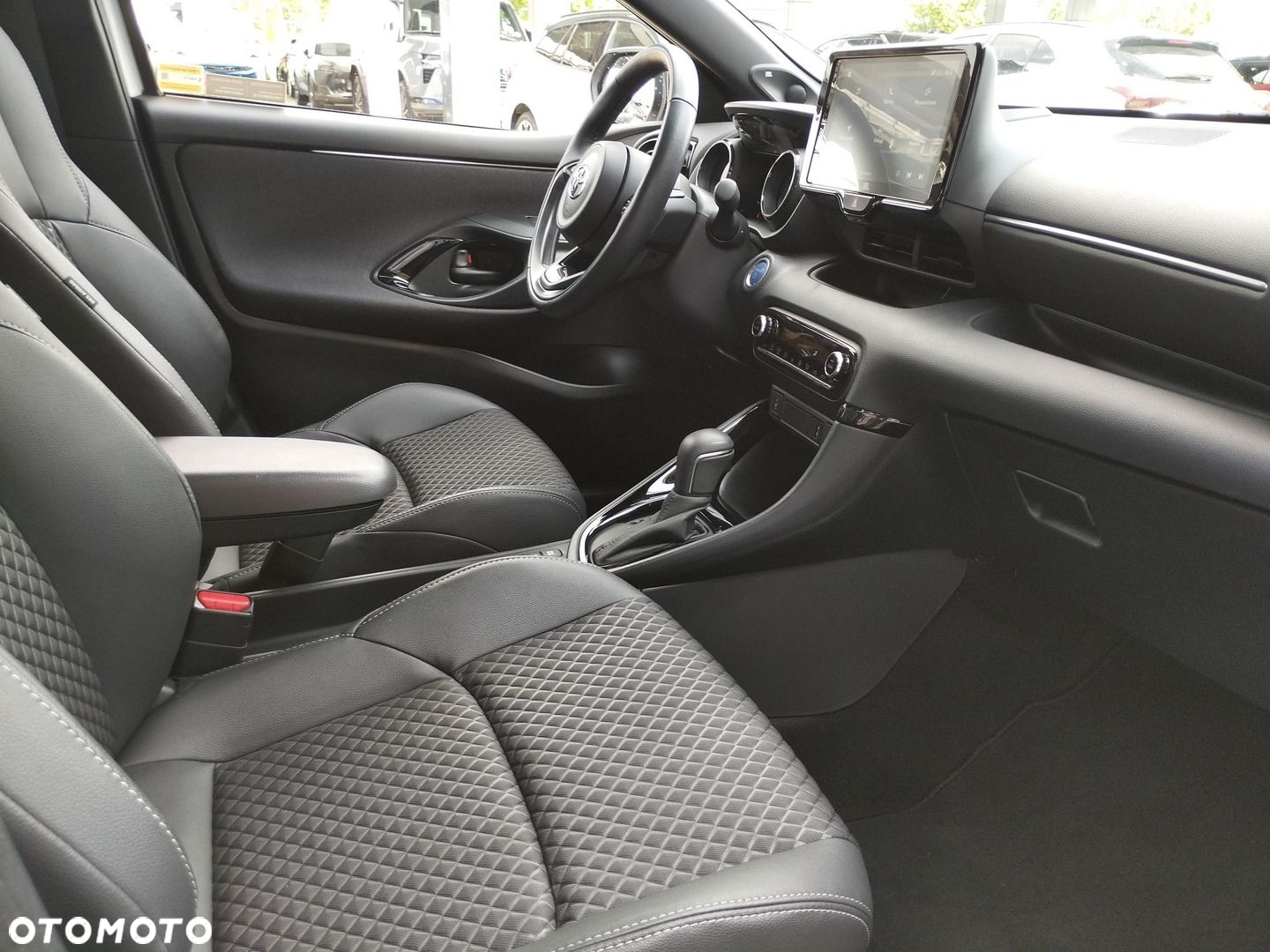 Toyota Yaris Hybrid 1.5 Selection Style - 11