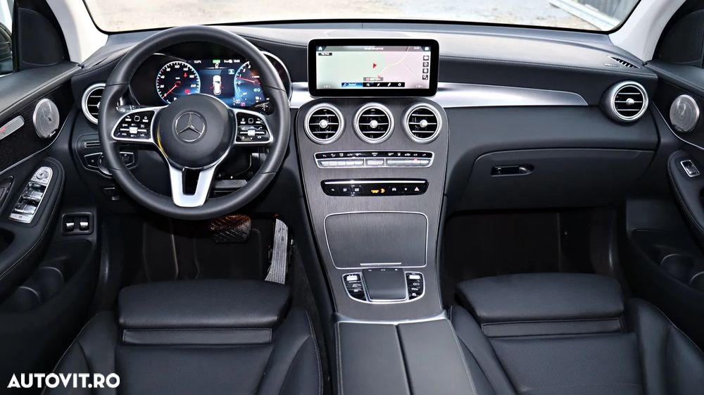 Mercedes-Benz GLC 300 e 4MATIC - 19