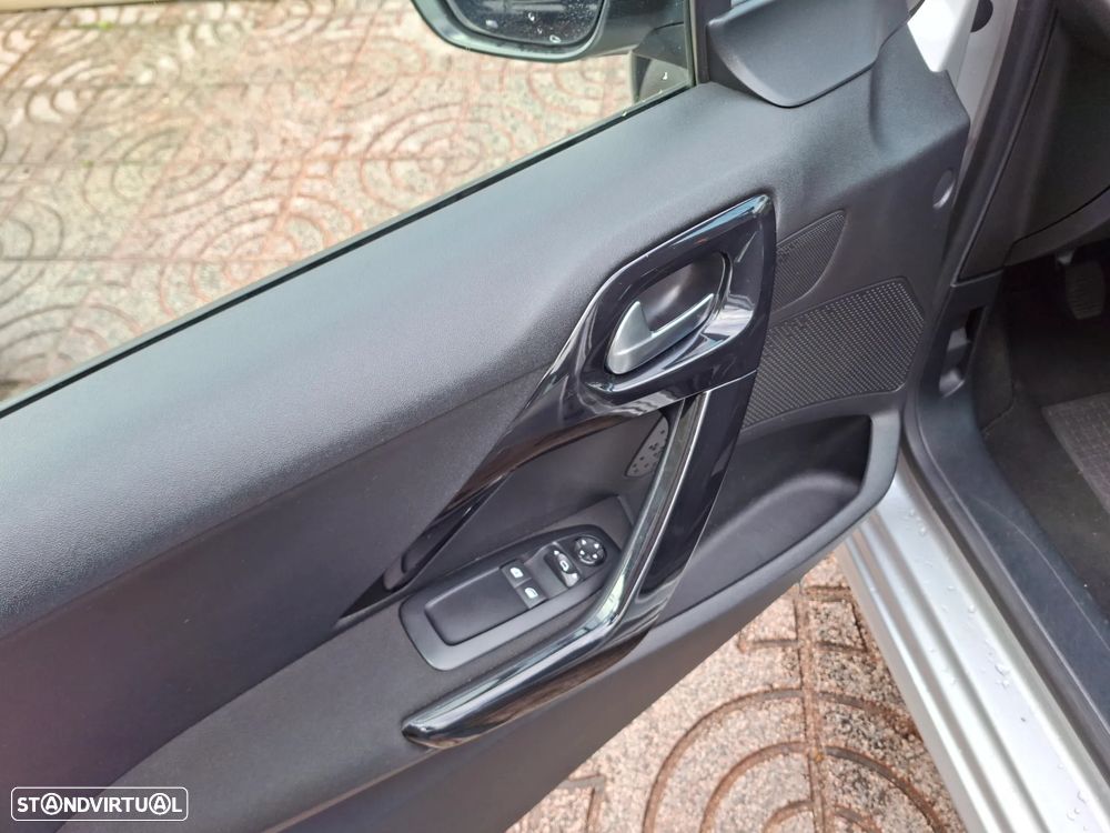 Peugeot 208 82 VTI Style - 14