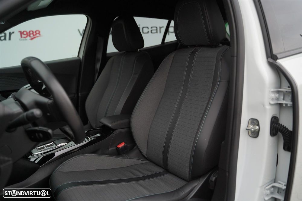 Peugeot e-2008 50 kWh Allure Pack - 31